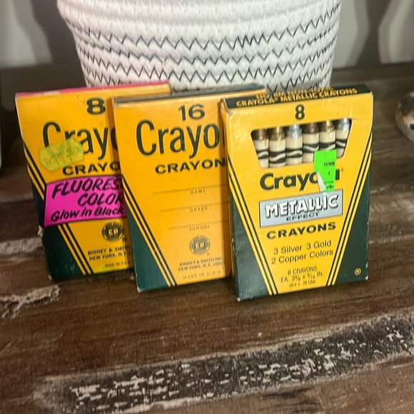 Crayola Other - Crayola vintage crayons bundle